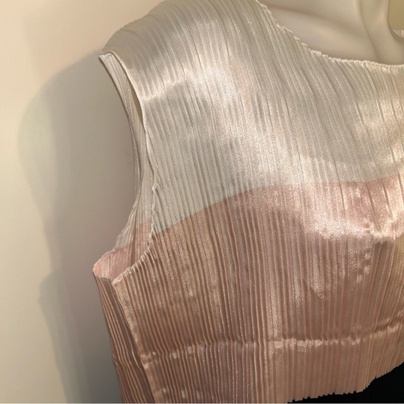 Vintage August Max Woman Sleeveless Blouse - Picture 6 of 12